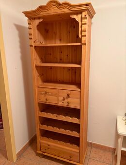 Massives Kiefernholz Weinregal im Landhausstil - Brilon Zentrum