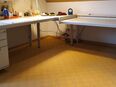 Büroschreibtisch (Winkel- o. Längsvariante) mit Kabelkanälen in 46459