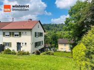 Schöne Doppelhaushälfte mit Terrasse und großzügigem Garten perfekt für Sonnenstunden im Freiem - Weikersheim