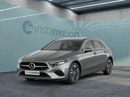 Mercedes A 180, , Jahr 2023 - München