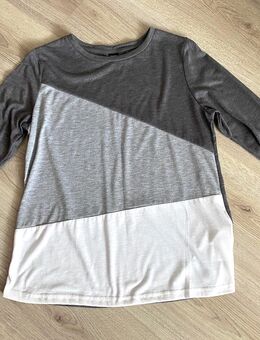 Modell: Shirt Langarmshirt Gr.S - Lippstadt Zentrum