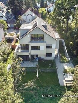 Mit dem Aufzug in die hochwertige DG-Wohnung! - München