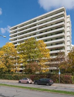 Elegante 3-Zimmer-Wohnung mit Weitblick ins Grüne - München