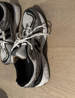 New Balance 1906R Sneaker – Gold/Metallic, Gr. 42, kaum getragen - München