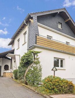 Freistehendes Einfamilienhaus mit großem Garten - viel Potenzial für Ihre Ideen - Hofheim (Taunus)