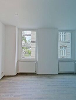 Sanierte 4-Zimmer-Erdgeschosswohnung mit privatem Garten und Tageslichtbad - Wuppertal