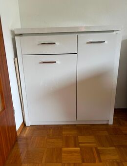 Weiße Hochglanz Kommode von XXXLutz - Top Zustand, moderne Optik - München Schwanthalerhöhe