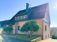 Renovierungsbedürftiges Zweifamilienhaus mit großem Garten in ruhiger Ortsrandlage von Morsbach! - Morsbach