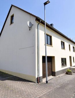 Viel Platz - viele Möglichkeiten! Teilsaniertes Einfamilienhaus in Sien - Sien