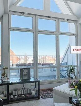 IMMOBERLIN.DE - Gefragte Lage! Feine Dachgeschosswohnung mit Südterrasse, schönem Ambiente, Lift u.a.m. - Berlin