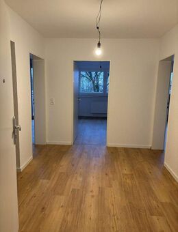 Bezugsfertige Wohnung - Einfach Möbel rein und Füße hoch! - Haan