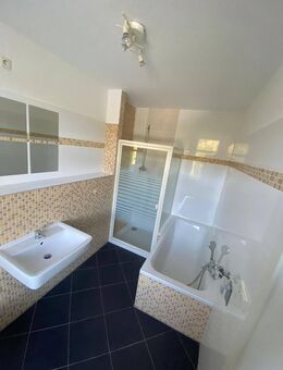Wunderschöne 4 Zimmer im Dachgeschoss suchen Familie / Gera - Gera