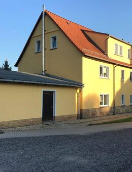 Charmante 4-Raum-Dachgeschoßwohnung mit Tageslichtbad in ruhiger Lage zu vermieten! - Mücheln (Geiseltal)