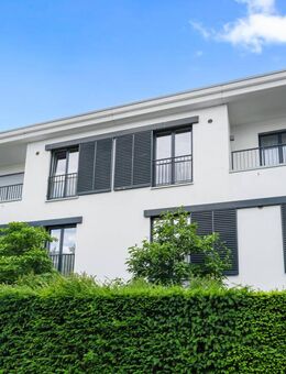 Die Elbe so nah... Ihr exklusives Zuhause in Nienstedten: 4 Zimmer, Südwest-Balkon und Tiefgarage - Hamburg