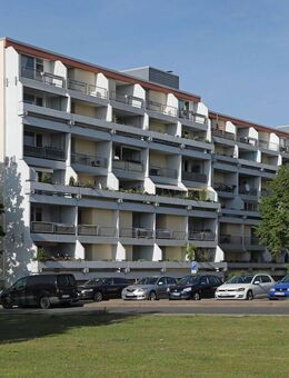 Großzügige 2-Zimmer-Wohnung sucht Nachmieter // 2.OG, 1. Mieteinheit von rechts - Wolfsburg