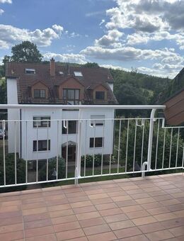 Wir ziehen ins Grüne - 3-Raum-Eigentumswohnung mit geräumigen Balkon und Stellplatz - Eisenach