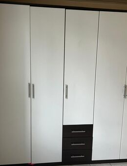 Schlafzimmerschrank Wandschrank Aufbewahrung Schrank - Birkenfeld (Baden-Württemberg)