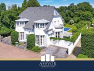 Villa mit Wohnung (315+96 m²) und Pool in parkähnlicher Lage von Alt-Wittlaer - Düsseldorf