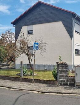 Perfekte Kapitalanlage: Zweifamilienhaus mit Doppelgarage und Stellplätzen - Nidderau