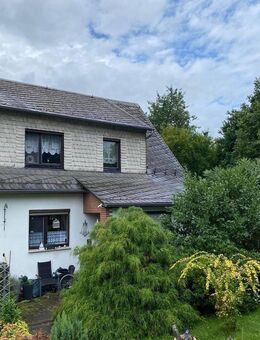 **Doppelhaushälfte in Obergrochlitz** - Greiz