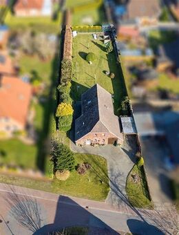 Sanierungsbedürftiges Landhaus mit großem Grundstück in ruhiger Dorflage von Utarp - Utarp