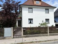 Provisionsfrei - Einfamilienhaus mit Terrasse und Garten in München - München