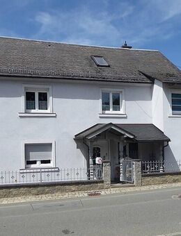 Wohnhaus mit zwei Wohneinheiten zum Selbstbezug oder als Kapitalanlage - Issigau