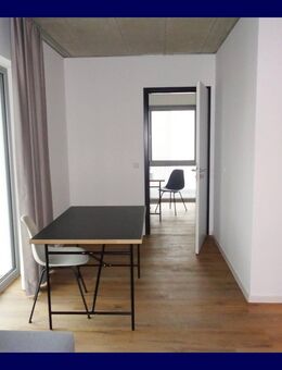 2-Zimmer-Wohnung Nähe FH mit Balkon, separater Küche + Einbauküche, modernes Duschbad, Aufzug - Bielefeld