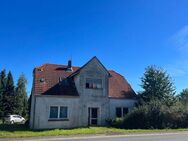 Zwei bebaubare Grundstücke mit abrissbereitem Haus und Garage - Preußisch Oldendorf