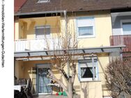 Reihenmittelhaus in Neutraubling voll unterkellert mit Garten und Terrasse - Neutraubling