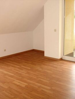 Maisonette mit Tendenz zur Vierraumwohnung - Einbauküche; Laminat; Bad mit Fenster; Ankleide - Werneuchen