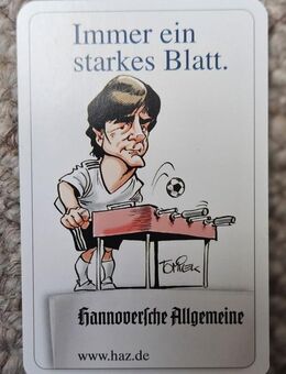 i21) Karikatur Cartoon Sammler Kartenspiel Fußball Nationalmannschaft von HAZ TOMPEK - Garbsen