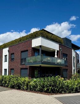 Exklusives Penthouse mit Süd/West-Dachterrasse, Tischlereinbaumöbeln und Kamin - Harsefeld