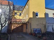 Geräumiges Stadthaus mit Garage und Balkon im Herzen von Helmbrechts - Helmbrechts