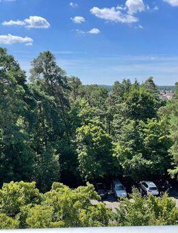 Viel Platz! - geräumige 5-Zimmer-Eigentumswohnung mit 2 Balkonen in einer gepflegten Wohnanlage in Spardorf - Spardorf