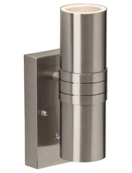 Brilliant LED Außen-Wandleuchte Hanni, LED wechselbar, 21,5cm Höhe, Dämmerungsschalter, Edelstahl, 2 x GU10 max. 3W, silber