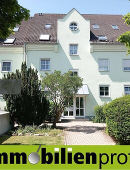 51054 - Renoviertes Dachgeschoss-Appartement mit TG-Stellplatz - Hof
