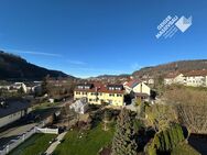 Atemberaubender Fernblick, sonnige Dachterrasse, großer Wohn/Essbereich, Tageslichtbad, ruhige Lage! - Albstadt