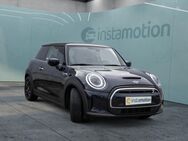 MINI Cooper S, E, Jahr 2021 - München