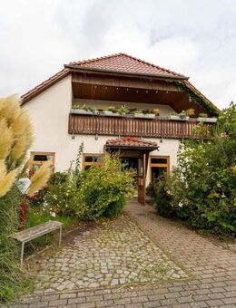 Zweifamilienhaus: Große Immobilie, nähe Altentreptow mit vielseitigen Nutzungsmöglichkeiten - Burow