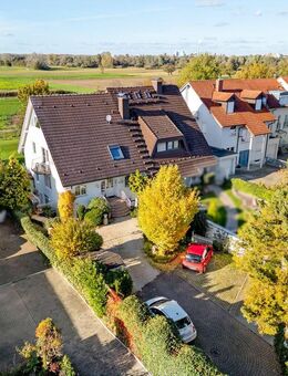 Seltene Gelegenheit! Luxuriöse DHH in BEST LAGE! - Brühl (Baden-Württemberg)