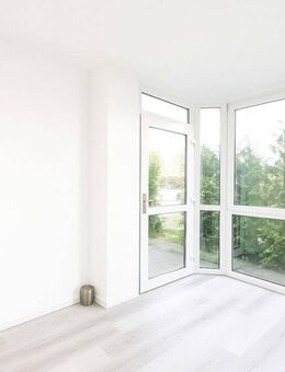 Helle 2-Zimmer-Wohnung mit Sonnenterrasse und Stellplatz - Steinhagen (Landkreis Vorpommern-Rügen)