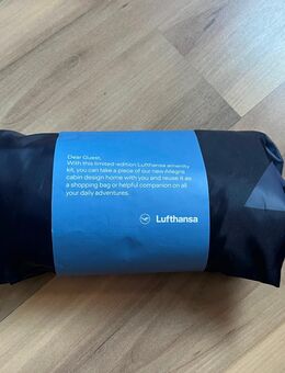 Neues Lufthansa Amenity Kit Premium Economy 2024 - Hamburg