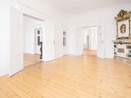 Zum Kauf: Wunderschöne, bezugsfertige 5-Zimmer-Wohnung in geschichtsträchtigem Schmuckbau - Berlin
