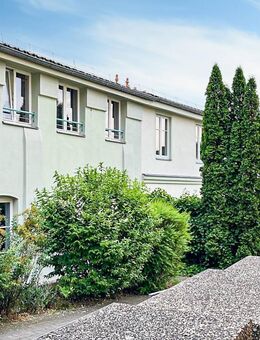 REIHENHAUS MIT ZWEI VERMIETETEN EINHEITEN - Berlin