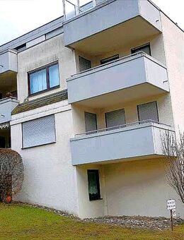 Charmante 2,5-Zimmer-Erdgeschosswohnung mit traumhaftem Blick auf die Burg Hohenurach - Bad Urach