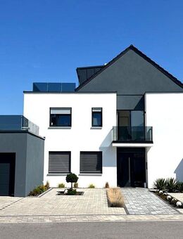 Provisionsfrei!! Exklusives Wohnen!! Luxuriöse Architektenvilla in traumhafter Wohnlage - Wallersdorf