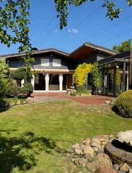 Großzügiger Bungalow am Ortseingang von Bad Zwischenahn auf nicht einsehbarem Naturgrundstück. - Bad Zwischenahn