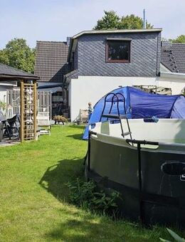 *Viel Platz für Familien, Generationen und Ideen* *Doppelhaushälfte als Ein- Zweifamilienhaus mit Gartenparadies* - Uetersen