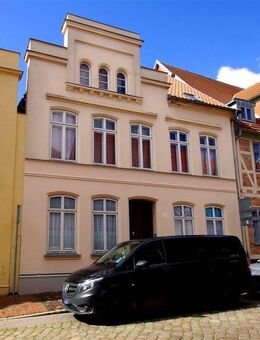 Einstieg in die Vermietung! Preiswertes Mehrfamilienhaus in Zentrumsnähe - Denkmal - - Güstrow